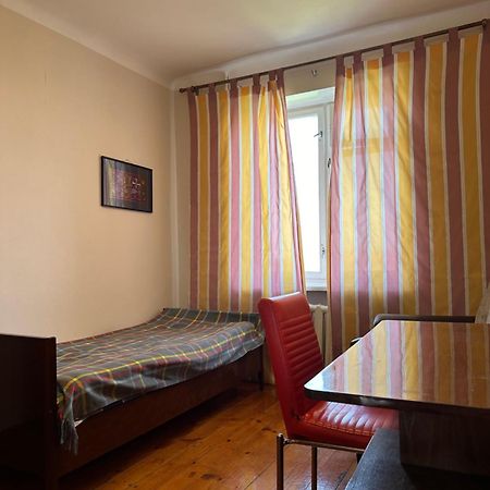 Apartamento Cosy flat in the city center Bishkek Exterior foto